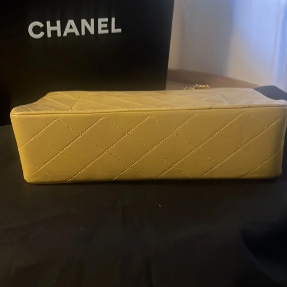 🔥Authentic Chanel medium Double Flap Classic Handbag🔥 - Picture 10 of 17